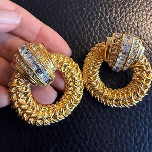 Stunning Earrings!! Clips ons .. statement piece